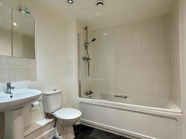 1 bedroom flat in Ilford