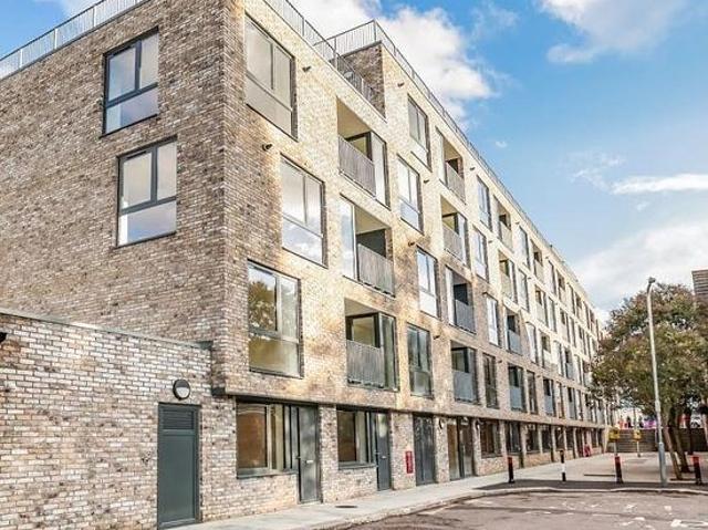 1 bedroom flat in Ilford