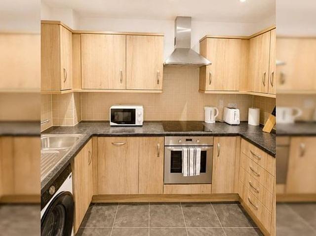 1 bedroom flat in Kingston Upon Thames