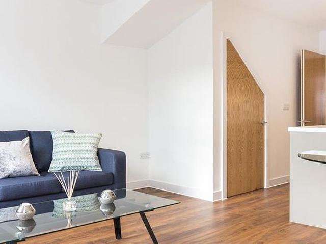 1 bedroom flat in Kingston Upon Thames
