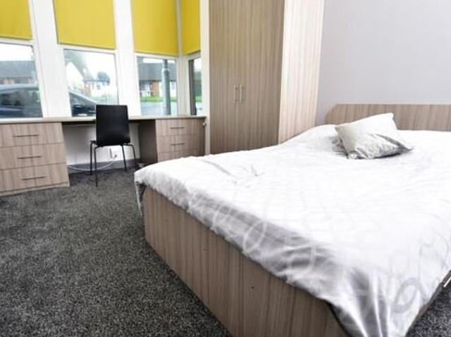1 bedroom flat in Leeds