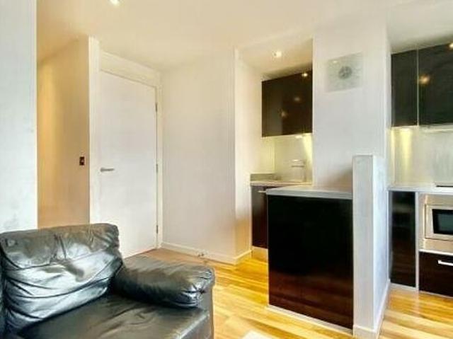 1 bedroom flat in Leeds