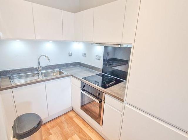 1 bedroom flat in Leeds