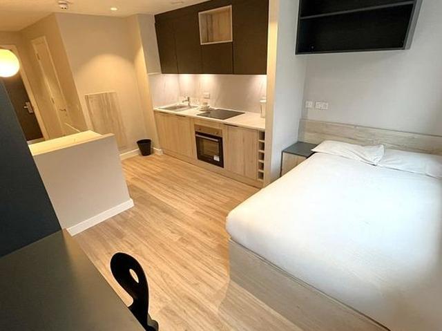1 bedroom flat in Leeds