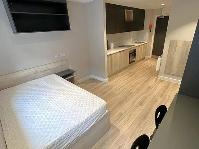 1 bedroom flat in Leeds