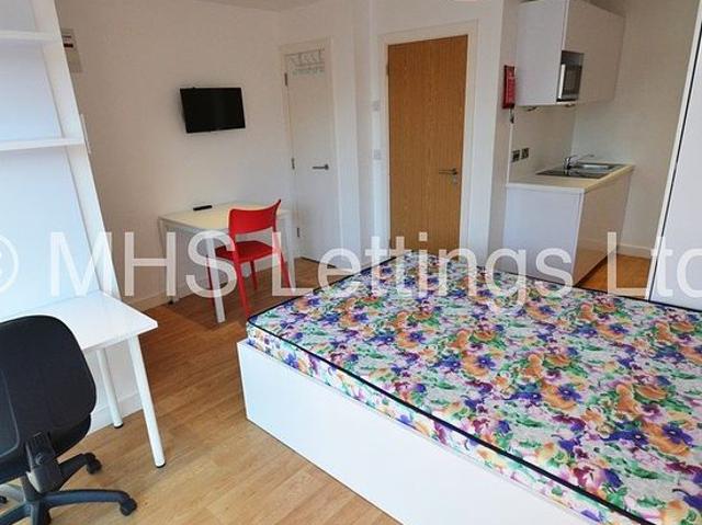 1 bedroom flat in Leeds
