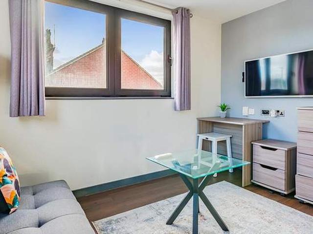 1 bedroom flat in Leeds