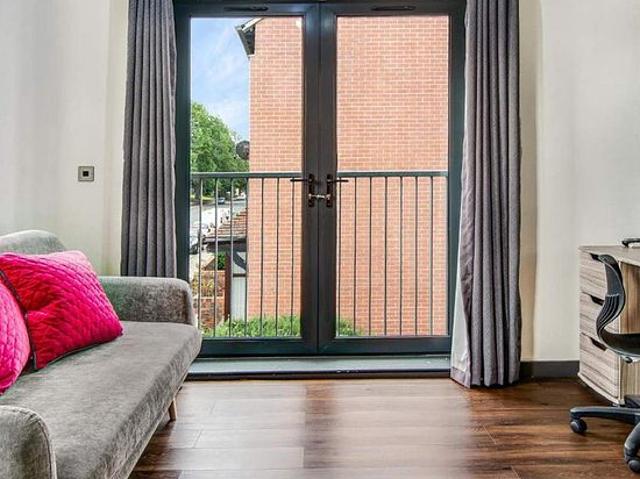 1 bedroom flat in Leeds