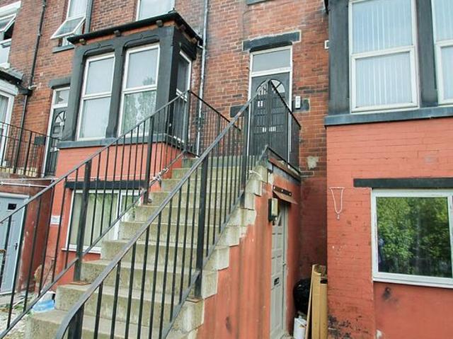 1 bedroom flat in Leeds