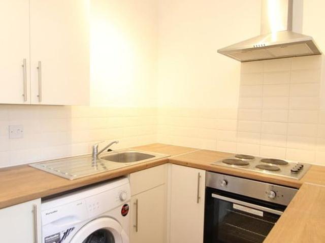 1 bedroom flat in Leeds