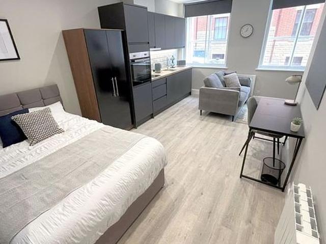1 bedroom flat in Leeds