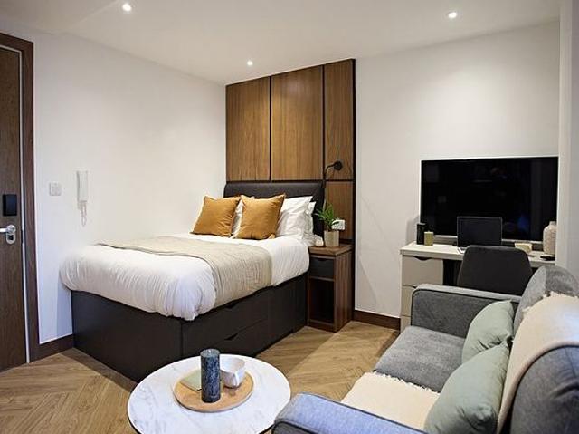 1 bedroom flat in Leeds