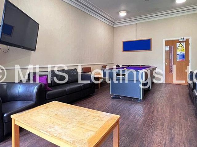 1 bedroom flat in Leeds
