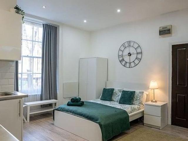 1 bedroom flat in Leeds