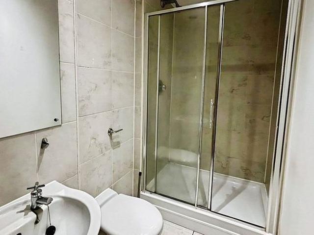 1 bedroom flat in Leeds