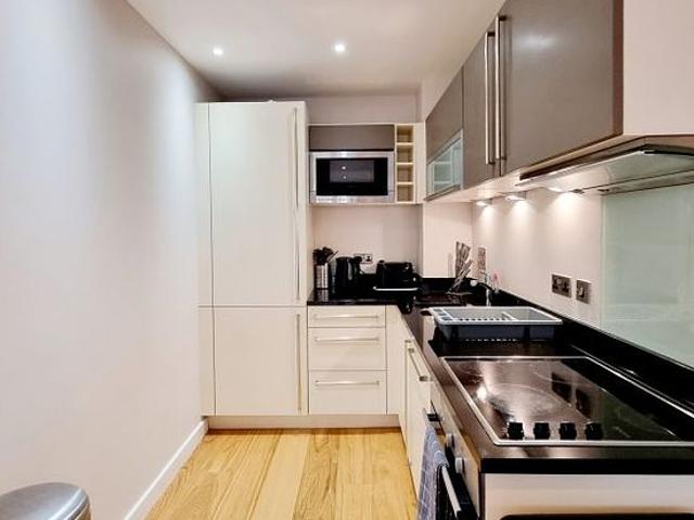 1 bedroom flat in Leeds