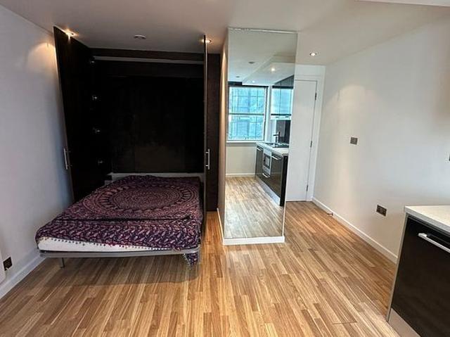 1 bedroom flat in Leeds