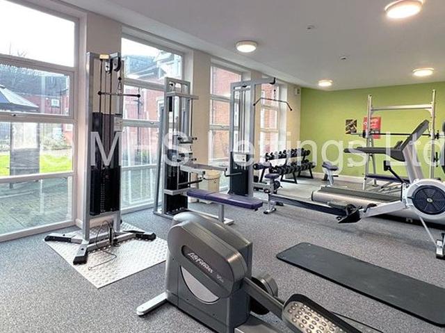 1 bedroom flat in Leeds