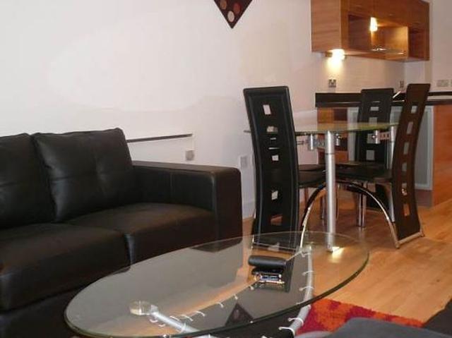1 bedroom flat in Leeds