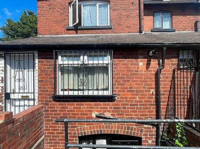 1 bedroom flat in Leeds