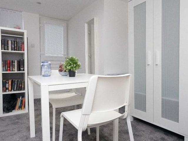1 bedroom flat in Leeds