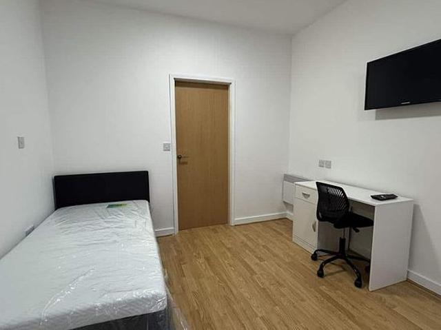 1 bedroom flat in Liverpool