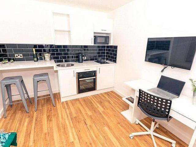 1 bedroom flat in Liverpool