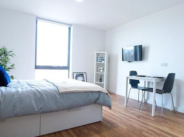 1 bedroom flat in Liverpool