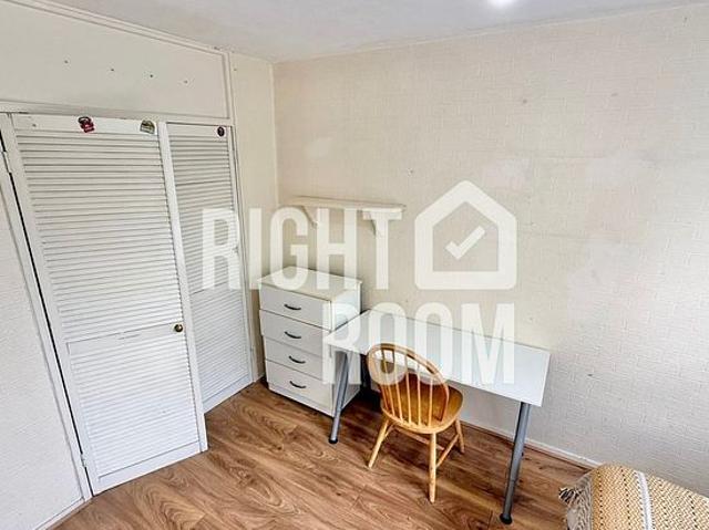 1 bedroom flat in London