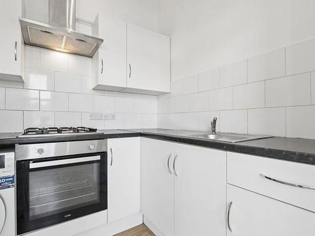 1 bedroom flat in London