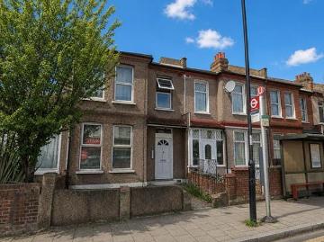 1 bedroom flat in London
