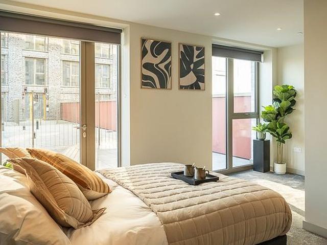 1 bedroom flat in London