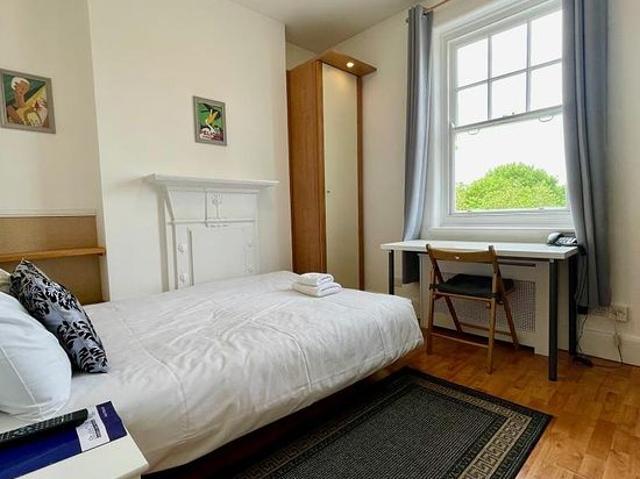 1 bedroom flat in London