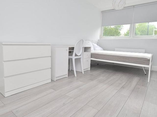 1 bedroom flat in London