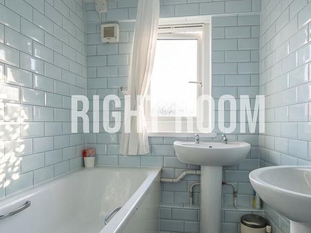 1 bedroom flat in London