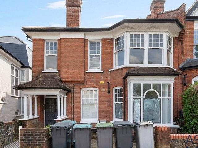 1 bedroom flat in London