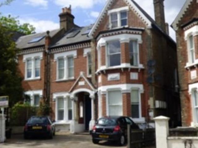 1 bedroom flat in London