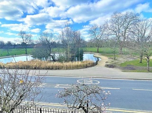 1 bedroom flat in London
