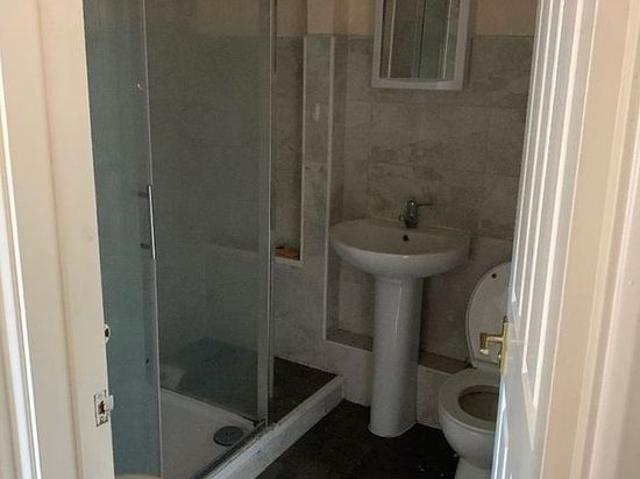 1 bedroom flat in London
