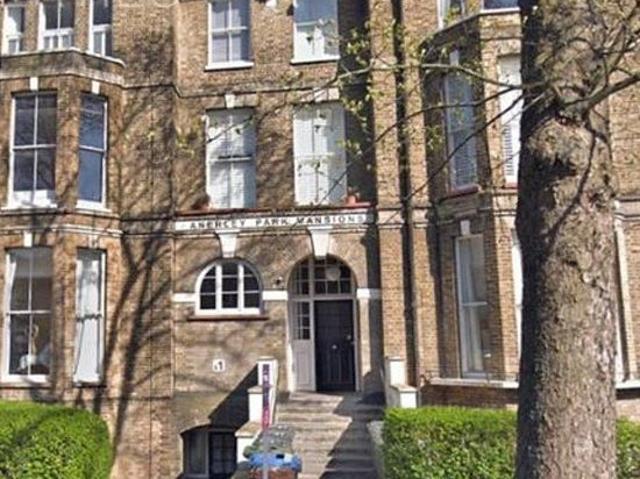 1 bedroom flat in London