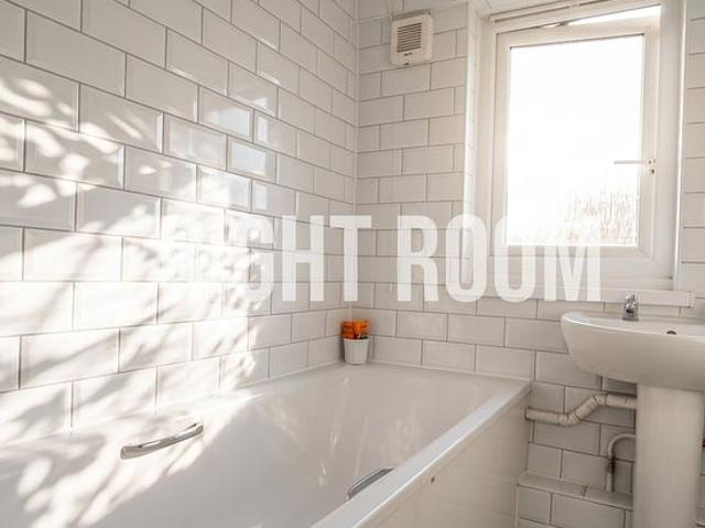 1 bedroom flat in London