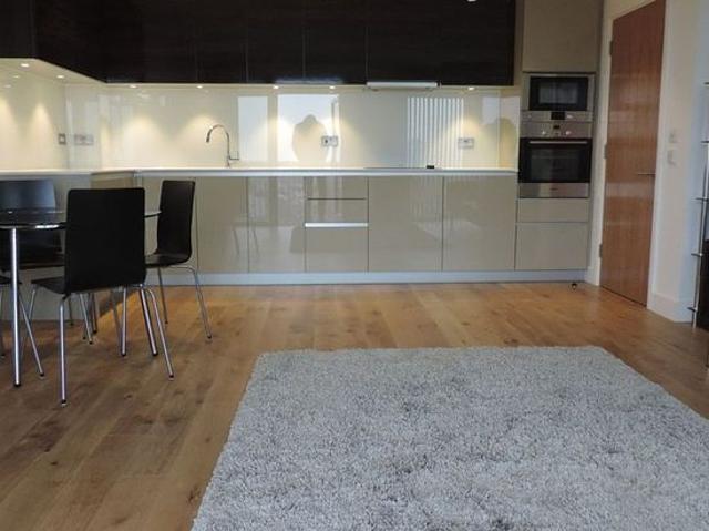 1 bedroom flat in London