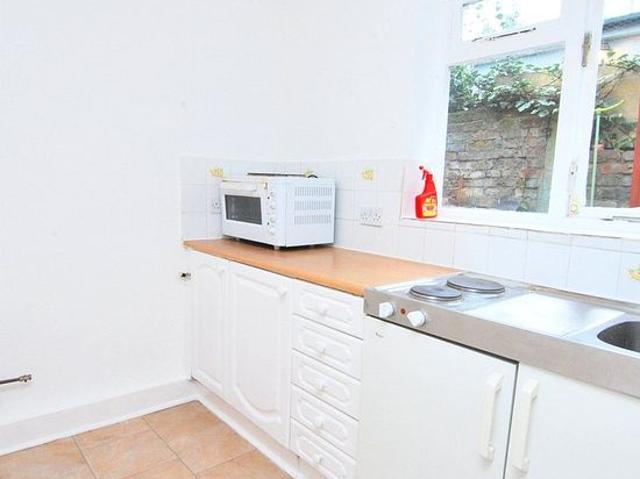 1 bedroom flat in London