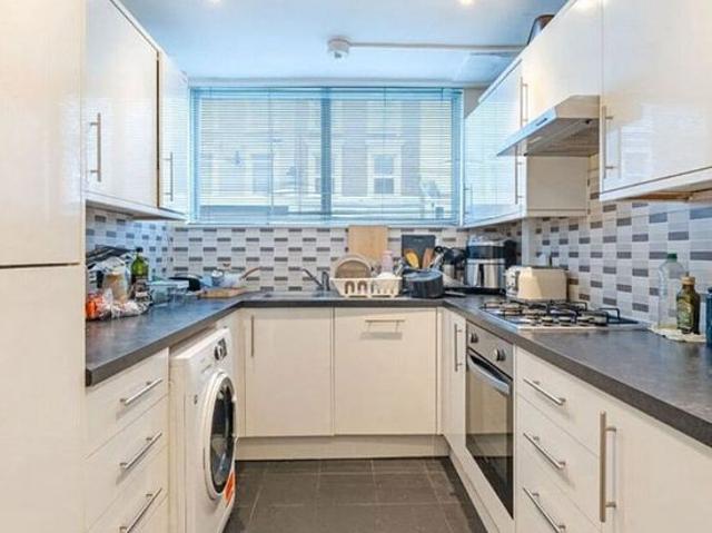 1 bedroom flat in London