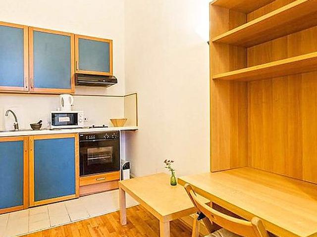 1 bedroom flat in London