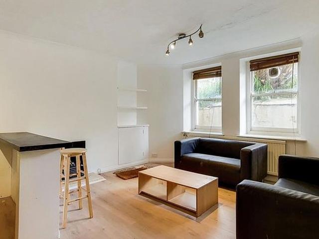 1 bedroom flat in London
