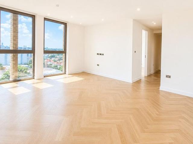 1 bedroom flat in London