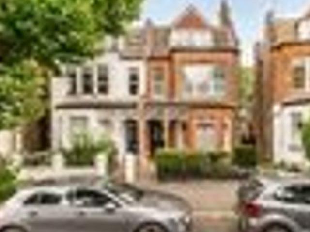 1 bedroom flat in London