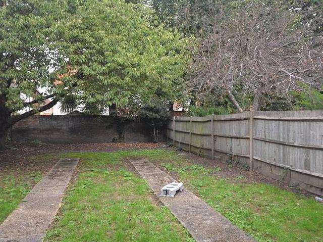 1 bedroom flat in London