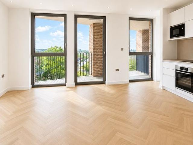 1 bedroom flat in London